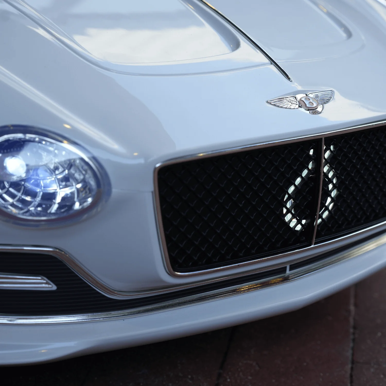 Bentley EXP 12 Speed 6e Ride-On Speed Car for Kids - Image 8